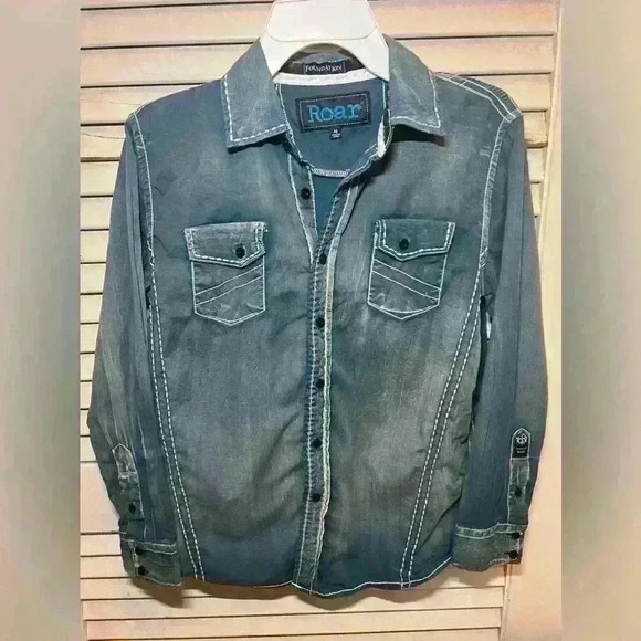 ROAR Boys Distressed Dress Button Down Shirt, long Sleeves Size Medium A0028 - Picture 1 of 4